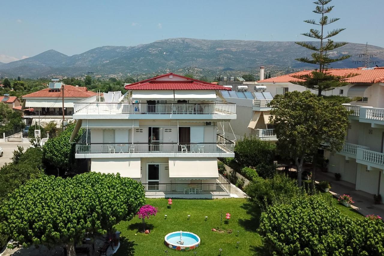 Akrogiali Beach Rooms Amarynthos Exterior photo