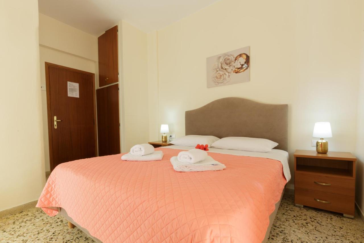 Akrogiali Beach Rooms Amarynthos Exterior photo